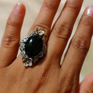 ❤️ Women's Beautiful Silver Ring.